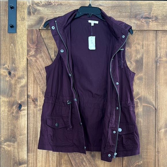 Maurice’s Purple Zip Up Hooded Vest‎ Women’s Medium NWT - Picture 2 of 4